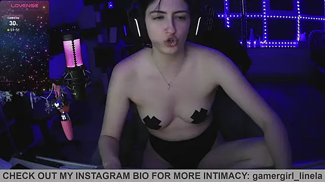 Snapshot of Gamergirl-Linela chatting on May 26, 10:28 pm Gamergirl-Linela online show from May 26, 10:28 pm