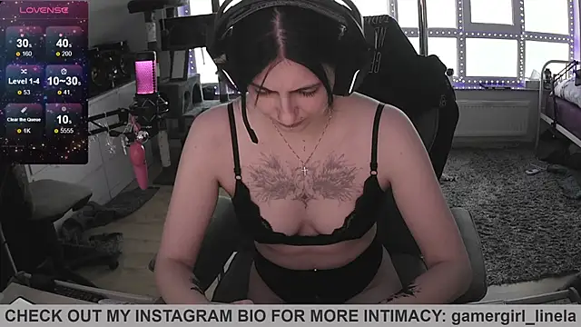 Snapshot of Gamergirl-Linela chatting on June 19, 3:55 am Gamergirl-Linela online show from June 19, 3:55 am