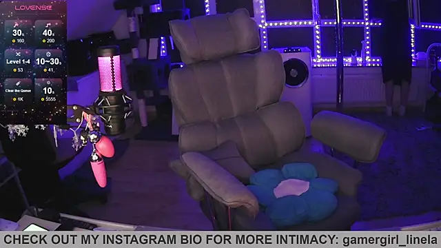 Snapshot of Gamergirl-Linela chatting on June 19, 9:07 pm Gamergirl-Linela online show from June 19, 9:07 pm