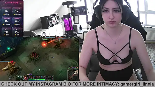 Snapshot of Gamergirl-Linela chatting on July 23, 4:49 pm Gamergirl-Linela online show from July 23, 4:49 pm