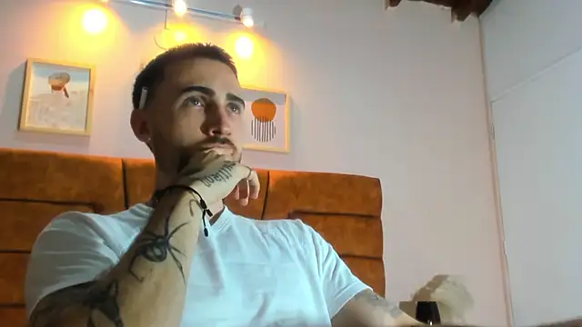 Luke davis01 online show from March 10, 8:01 pm