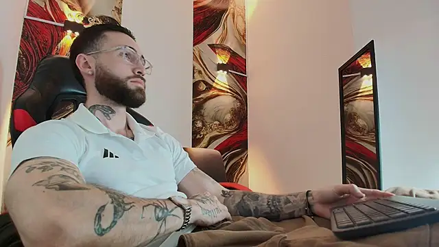 Luke davis01 online show from November 5, 1:11 pm