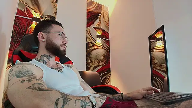 Luke davis01 online show from November 6, 1:23 pm