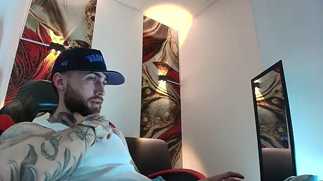 Luke davis01 online show from December 23, 3:59 am