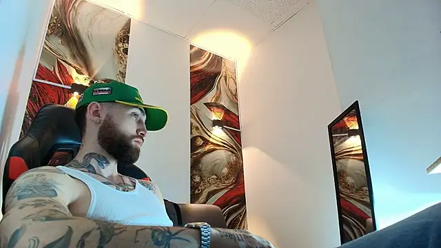 Luke davis01 online show from June 2, 1:02 pm
