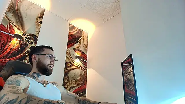 Luke davis01 online show from June 9, 1:01 pm