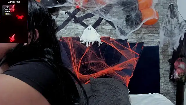 Sophia Brunett online show from October 27, 11:47 am