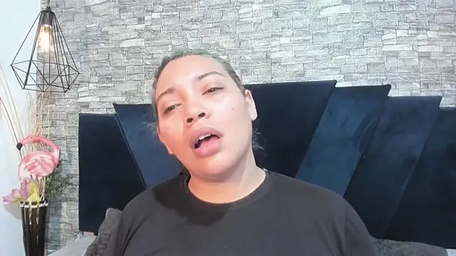 Sophia Brunett online show from March 13, 11:50 am