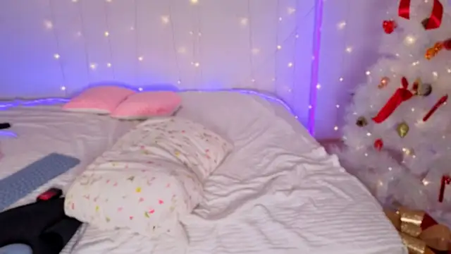 Snapshot of Nicole_Hampton chatting on January 5, 5:27 pm Nicole Hampton online show from January 5, 5:27 pm