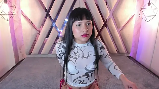 Vera Best  online show from February 7, 11:45 am