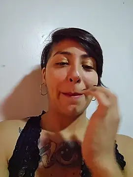 Snapshot of MaiPandora chatting on December 20, 6:42 am MaiPandora online show from December 20, 6:42 am