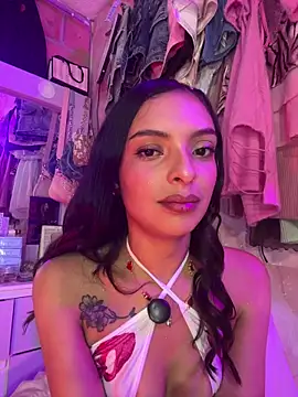 Skye Moore online show from May 6, 2:19 am