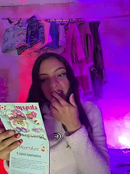 Skye Moore online show from May 20, 2:29 am