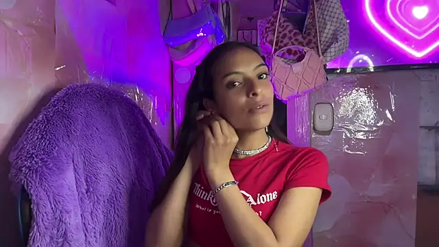 Skye Moore online show from July 29, 1:59 am