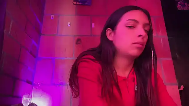 Skye Moore online show from July 31, 5:56 pm