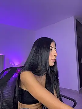 Snapshot of Mirandaa_Rogers chatting on July 28, 7:04 pm Mirandaa Rogers online show from July 28, 7:04 pm