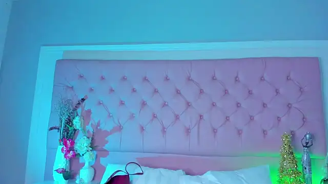 KourtneyEvans online show from December 20, 4:03 pm