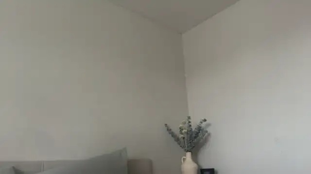 skyejde online show from February 9, 1:59 pm