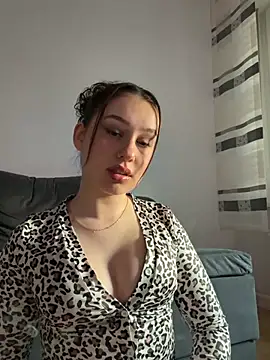 Snapshot of Daria-maus24 chatting on May 21, 6:26 pm Daria-maus24 online show from May 21, 6:26 pm