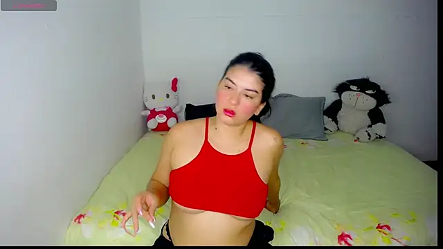 Snapshot of hello_kityy25 chatting on July 3, 12:28 am hello kityy25 online show from July 3, 12:28 am