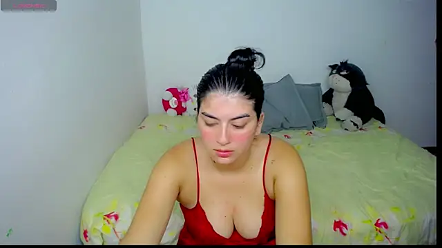 Snapshot of hello_kityy25 chatting on July 19, 3:43 am hello kityy25 online show from July 19, 3:43 am
