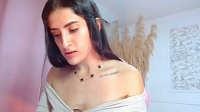 Snapshot of Danella_houston chatting on June 20, 7:38 pm Danella houston online show from June 20, 7:38 pm
