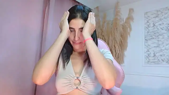 Snapshot of Danella_houston chatting on July 28, 9:14 pm Danella houston online show from July 28, 9:14 pm