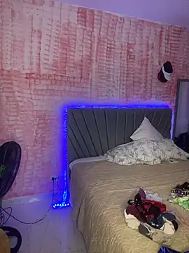 Snapshot of Tana_latin chatting on March 11, 12:44 am Tana latin online show from March 11, 12:44 am