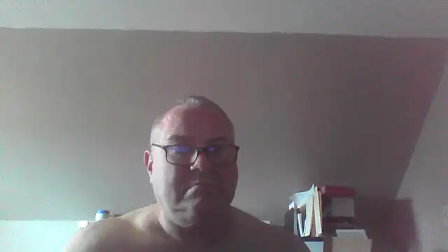 Snapshot of mkestr69 chatting on May 1, 7:51 pm mkestr69 online show from May 1, 7:51 pm