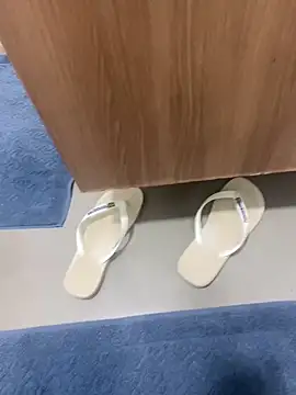 Snapshot of SabredLetdown chatting on November 11, 2:11 am SabredLetdown online show from November 11, 2:11 am