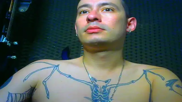 Snapshot of vampireathome chatting on March 15, 8:10 pm vampireathome online show from March 15, 8:10 pm