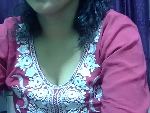 Snapshot of Your_cutiepie_ chatting on May 27, 1:30 pm Your cutiepie online show from May 27, 1:30 pm