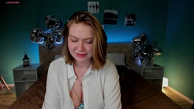 Snapshot of Angela_Wallace chatting on February 12, 11:18 am Angela Wallace online show from February 12, 11:18 am