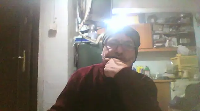 Snapshot of murat7888 chatting on February 5, 10:41 am murat7888 online show from February 5, 10:41 am