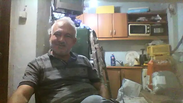 Snapshot of murat7888 chatting on October 17, 6:27 am murat7888 online show from October 17, 6:27 am