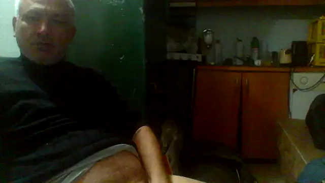 Snapshot of murat7888 chatting on January 17, 4:39 am murat7888 online show from January 17, 4:39 am