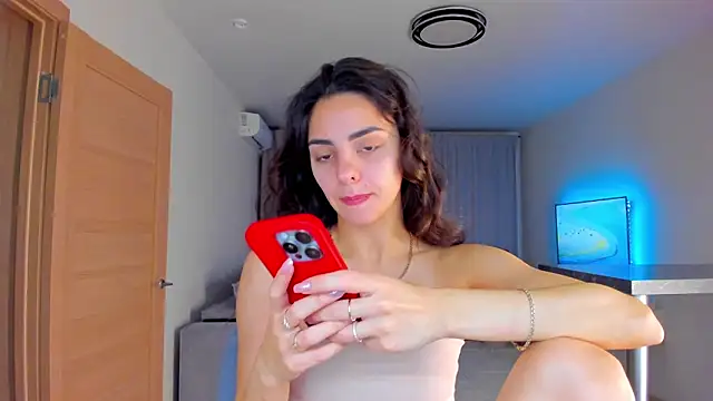 EmiliaZen online show from November 16, 2:22 pm