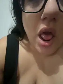 Snapshot of daianaspencer chatting on November 21, 7:29 am daianaspencer online show from November 21, 7:29 am