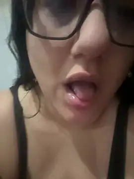 Snapshot of daianaspencer chatting on February 9, 8:29 am daianaspencer online show from February 9, 8:29 am