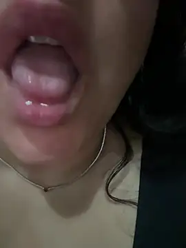 Snapshot of daianaspencer chatting on March 10, 8:19 am daianaspencer online show from March 10, 8:19 am