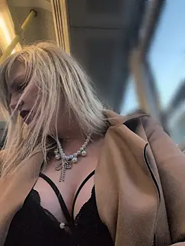 Sexybiene969 online show from April 29, 5:30 pm