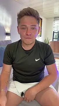 Angel Montiell online show from October 30, 9:15 pm