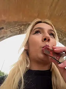 hotamanda01 online show from February 28, 11:11 am