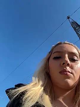 hotamanda01 online show from March 6, 1:51 pm