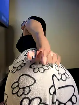 Laura-Khalifa online show from December 5, 5:38 am