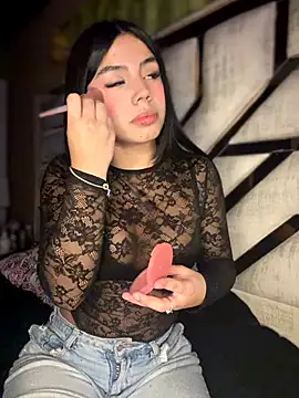 Laura-Khalifa online show from July 30, 7:07 am