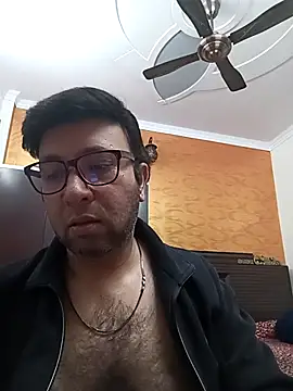 Snapshot of innocentboy1987 chatting on February 13, 11:06 am innocentboy1987 online show from February 13, 11:06 am