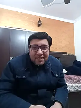 Snapshot of innocentboy1987 chatting on February 14, 4:37 am innocentboy1987 online show from February 14, 4:37 am