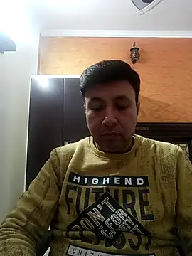 Snapshot of innocentboy1987 chatting on December 4, 4:33 am innocentboy1987 online show from December 4, 4:33 am