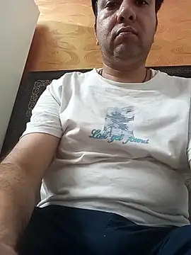 innocentboy1987 online show from April 23, 3:36 pm